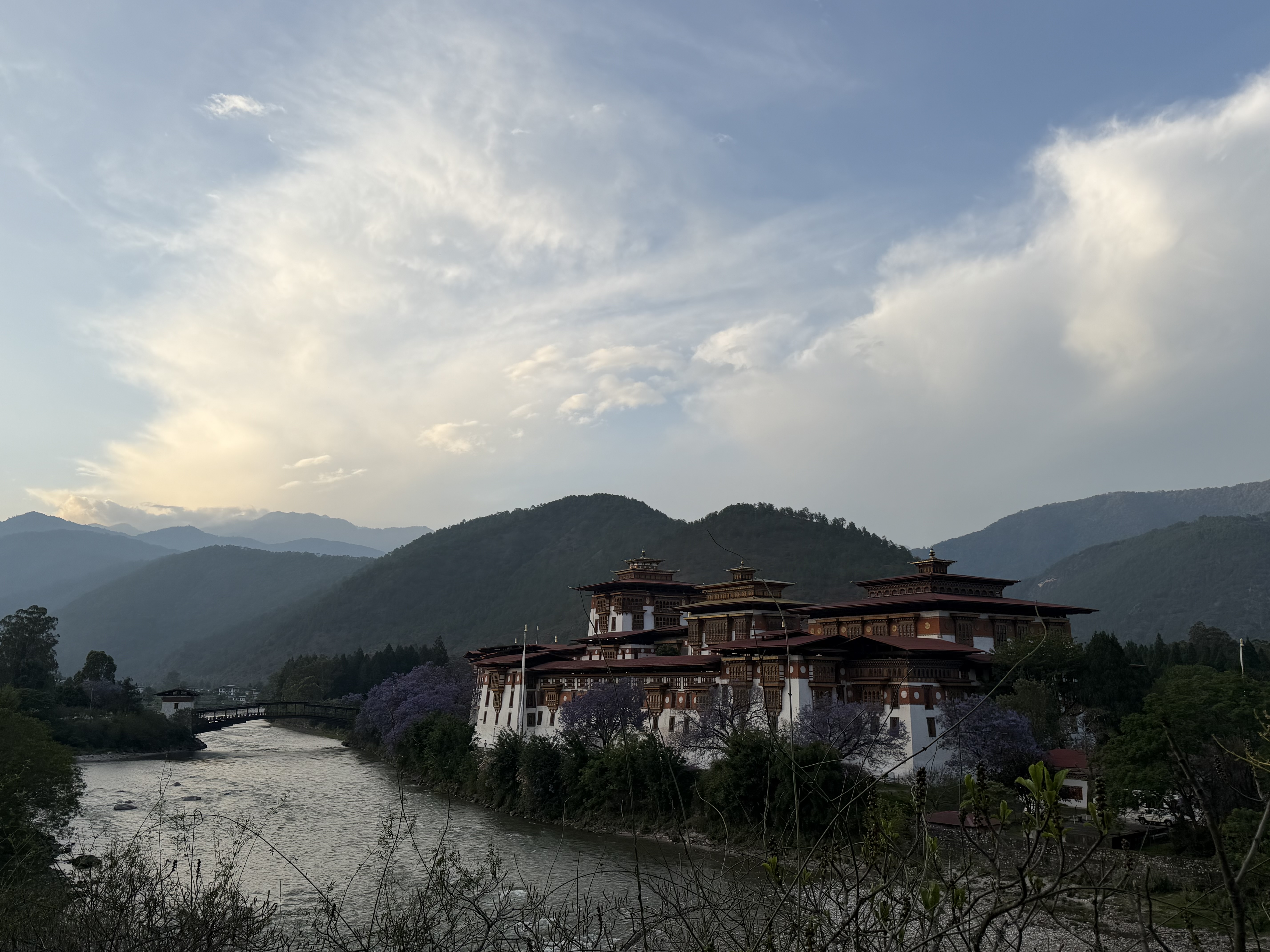 Punakha Dzong beside the Pho Chhu and Mo Chhu rivers